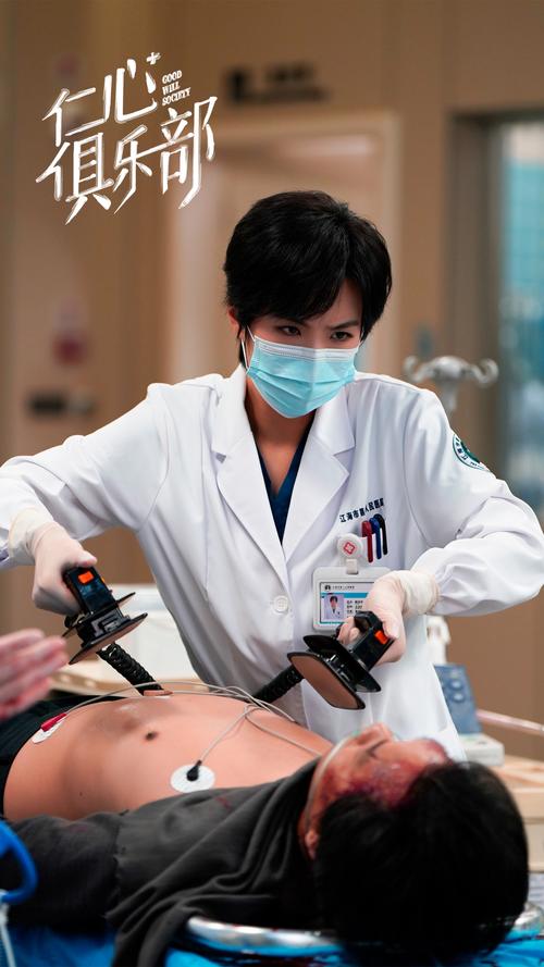 女明星拍床戏的幕后：全靠肉色防护服+后期，片场严肃得像做手术