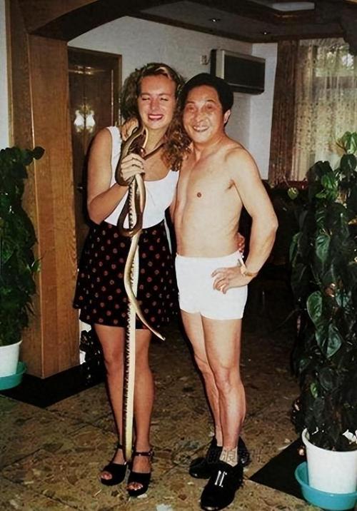 女明星床上开光_淘宝上开光证书是不是真的_明星吻戏床大全最火