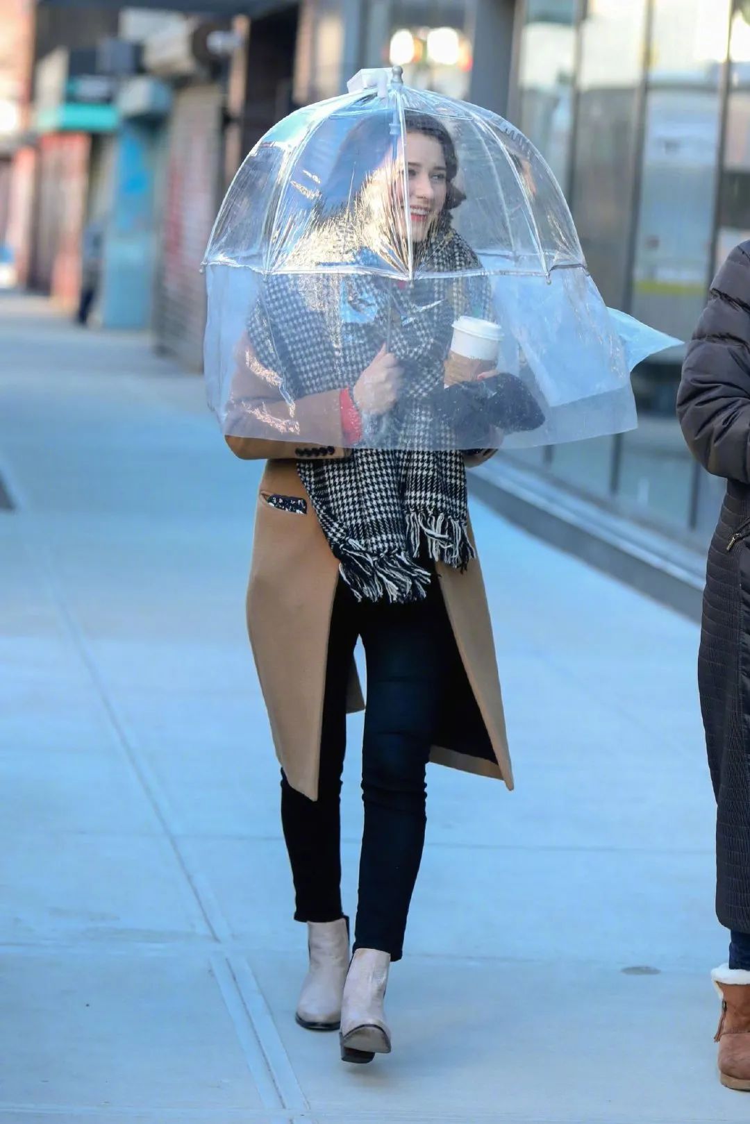 女明星红毯穿搭_春季时尚趋势_晚装女明星